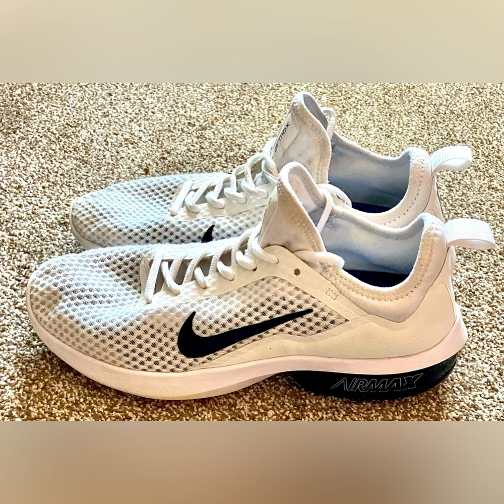 Women's NIKE AIR MAX White Mesh Sz 11 KANTARA Sneakers Running Shoes 908992-100